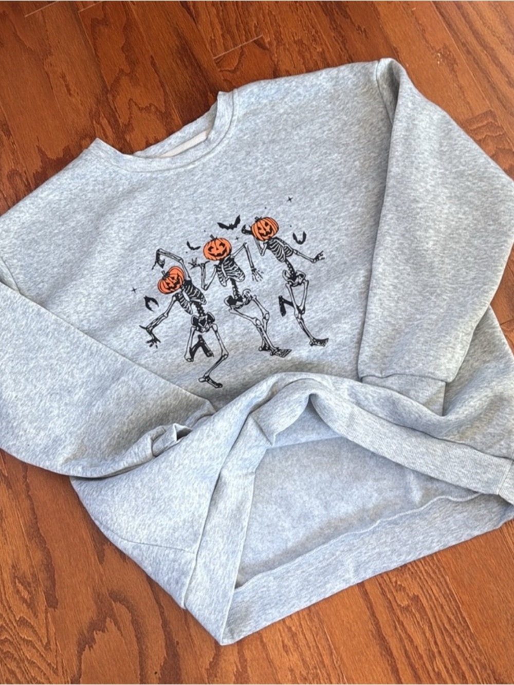 Pumpkin Head Dancing Skeleton Halloween Sweatshirt Gray Crewneck - Picture 15 of 15